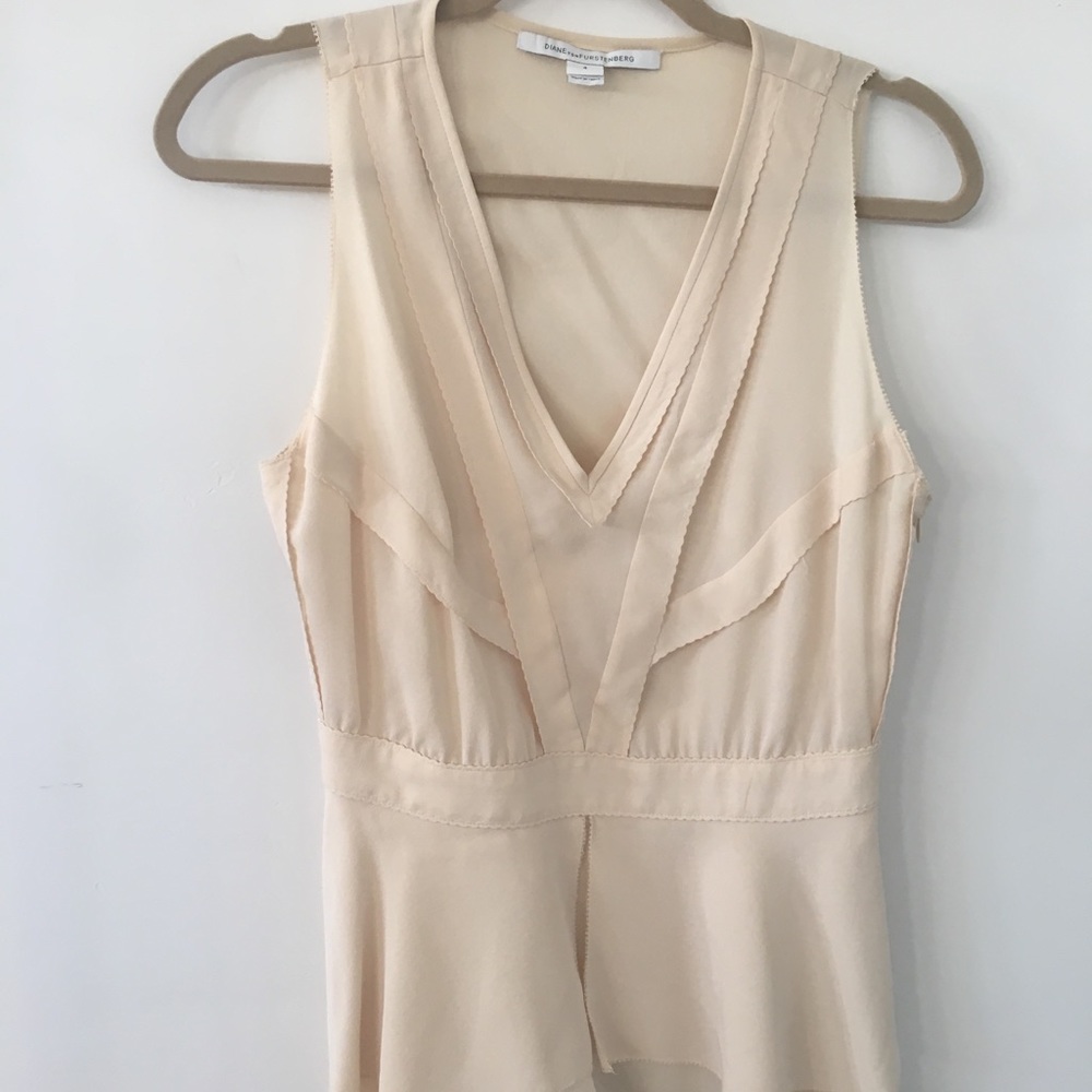 Diane Von Furstenberg sleeveless cream blouse Sz4
